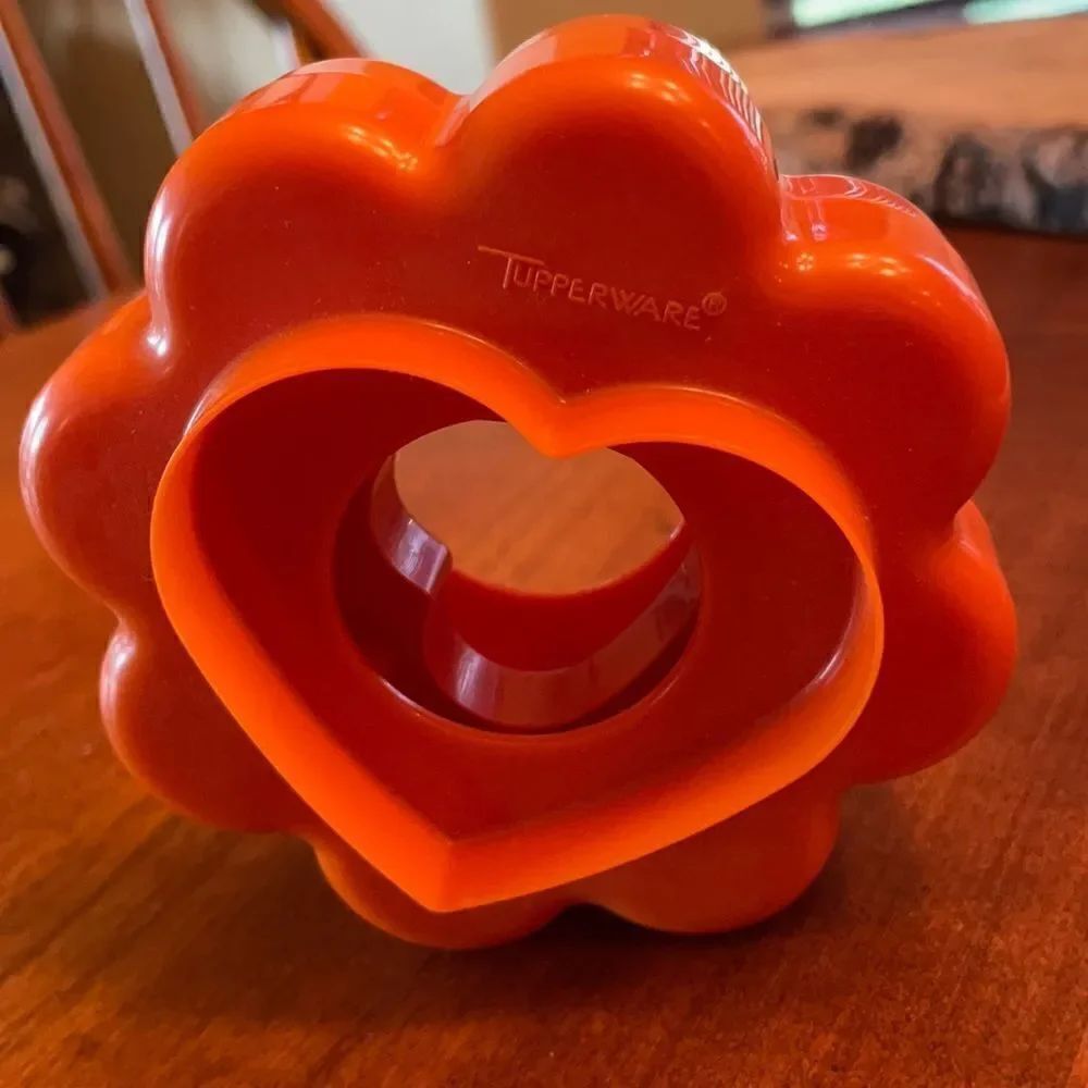 Tupperware Cut a Shape NestingCookie Cutter